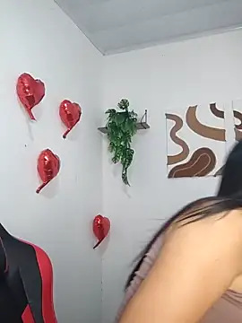 elena jonees online show from 10/21/25, 07:46