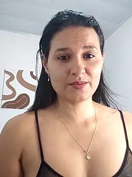 elena jonees online show from 10/07/25, 07:59