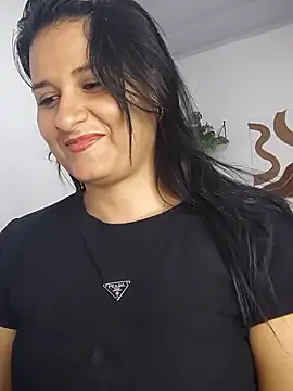 Snapshot of elena_jonees chatting on 01/17/26, 06:11 elena jonees online show from 01/17/26, 06:11