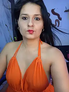 Snapshot of elena_jonees chatting on 06/30/26, 09:15 elena jonees online show from 06/30/26, 09:15