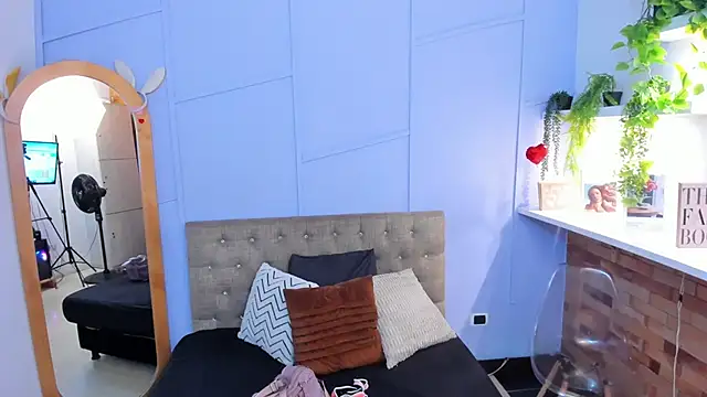 nathalie rossel online show from 11/27/25, 08:20