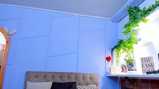 nathalie rossel online show from 10/27/25, 07:04