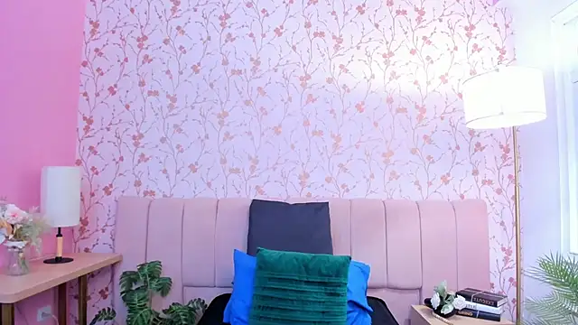 nathalie rossel online show from 12/17/25, 06:46