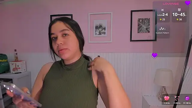 emma smile online show from 04/17/26, 11:46