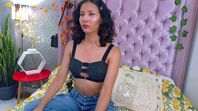 Akane Uwu online show from 11/16/25, 07:07