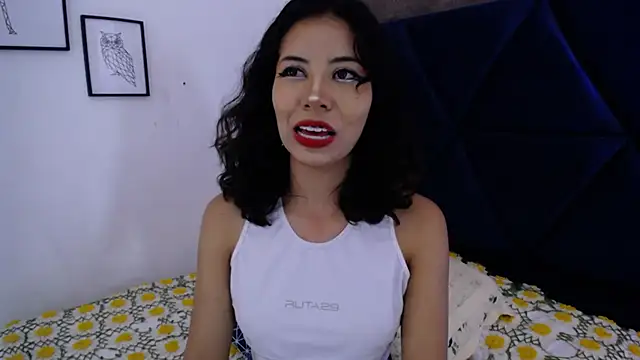 Akane Uwu online show from 10/08/25, 04:08