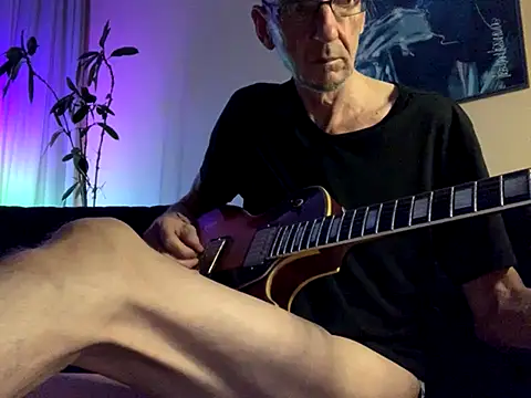 Bula94193 online show from 10/17/25, 07:59