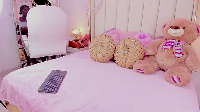 evangelin ts online show from 10/22/25, 01:54