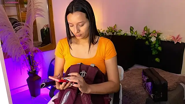 Snapshot of Hannah_williams1 chatting on 12/03/25, 08:52 Hannah williams1 online show from 12/03/25, 08:52