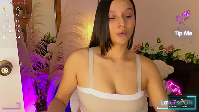 Snapshot of Hannah_williams1 chatting on 10/25/25, 11:49 Hannah williams1 online show from 10/25/25, 11:49