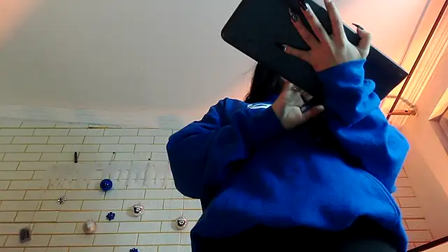 Snapshot of NYX1126 chatting on 12/18/25, 11:36 NYX1126 online show from 12/18/25, 11:36