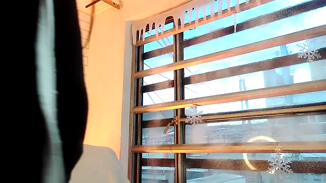 Snapshot of NYX1126 chatting on 12/04/25, 01:32 NYX1126 online show from 12/04/25, 01:32