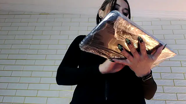 Snapshot of NYX1126 chatting on 11/15/25, 12:53 NYX1126 online show from 11/15/25, 12:53