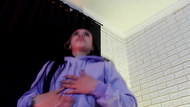 Snapshot of NYX1126 chatting on 10/10/25, 01:34 NYX1126 online show from 10/10/25, 01:34