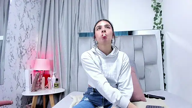 dafne queenn online show from 09/30/25, 12:55