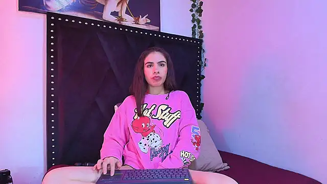 dafne queenn online show from 11/15/25, 12:53