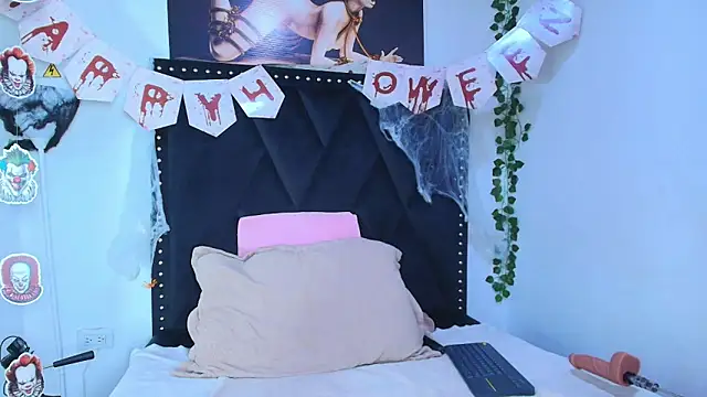 dafne queenn online show from 11/04/25, 12:53