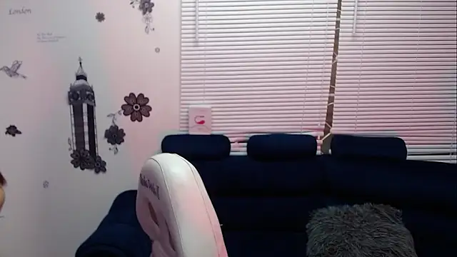Snapshot of Naiara_Sex_ chatting on 02/25/25, 12:27 Naiara Sex online show from 02/25/25, 12:27