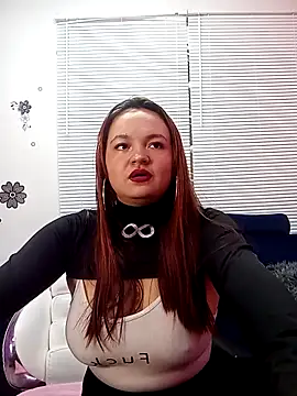 Snapshot of Naiara_Sex_ chatting on 03/02/25, 12:47 Naiara Sex online show from 03/02/25, 12:47