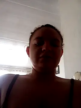 Snapshot of Naiara_Sex_ chatting on 03/06/25, 01:24 Naiara Sex online show from 03/06/25, 01:24