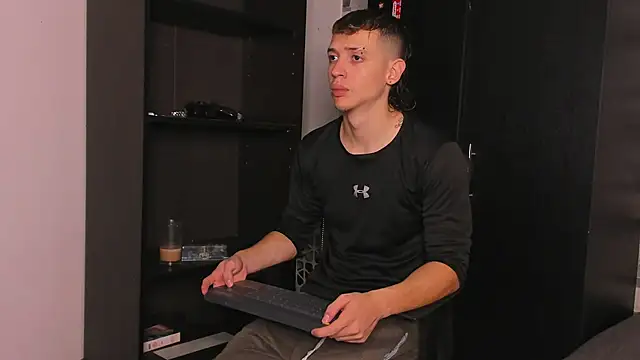 Snapshot of Dimitri_higth420 chatting on 11/23/25, 06:51 Dimitri higth420 online show from 11/23/25, 06:51