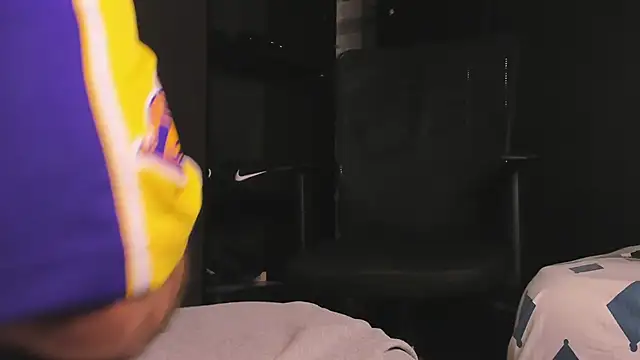 Snapshot of Dimitri_higth420 chatting on 11/17/25, 04:11 Dimitri higth420 online show from 11/17/25, 04:11