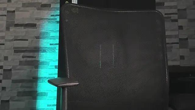 Snapshot of Dimitri_higth420 chatting on 10/10/25, 03:18 Dimitri higth420 online show from 10/10/25, 03:18