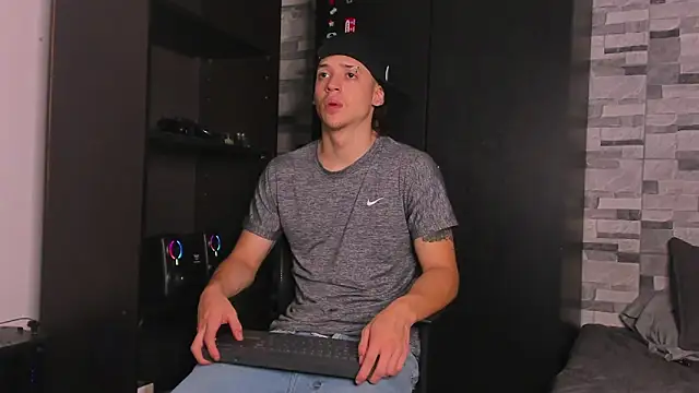 Snapshot of Dimitri_higth420 chatting on 11/26/25, 11:27 Dimitri higth420 online show from 11/26/25, 11:27