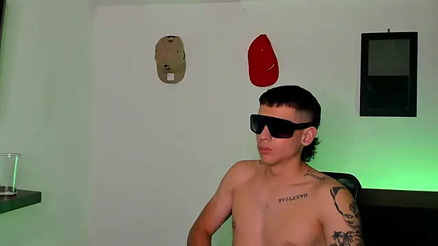 Snapshot of Dimitri_higth420 chatting on 09/15/25, 12:00 Dimitri higth420 online show from 09/15/25, 12:00