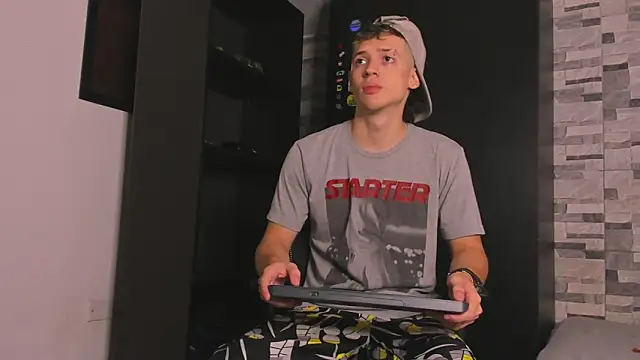 Snapshot of Dimitri_higth420 chatting on 11/15/25, 06:56 Dimitri higth420 online show from 11/15/25, 06:56