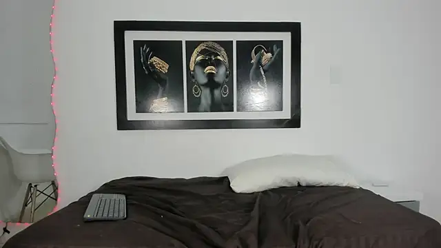 zoee lovv online show from 09/18/25, 03:09