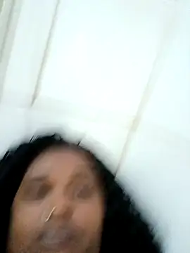 Snapshot of annybarros21 chatting on 11/27/25, 05:02 annybarros21 online show from 11/27/25, 05:02