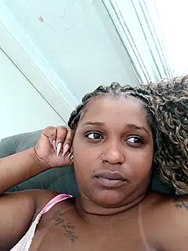 Snapshot of annybarros21 chatting on 02/15/26, 01:54 annybarros21 online show from 02/15/26, 01:54