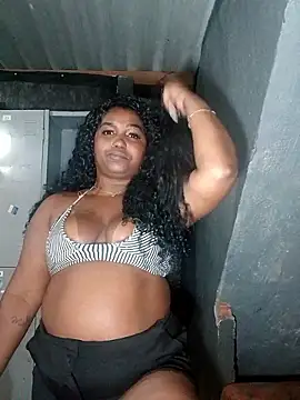 Snapshot of annybarros21 chatting on 11/15/25, 03:43 annybarros21 online show from 11/15/25, 03:43