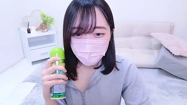 Snapshot of Yurie_ chatting on 01/18/25, 11:11 Yurie online show from 01/18/25, 11:11
