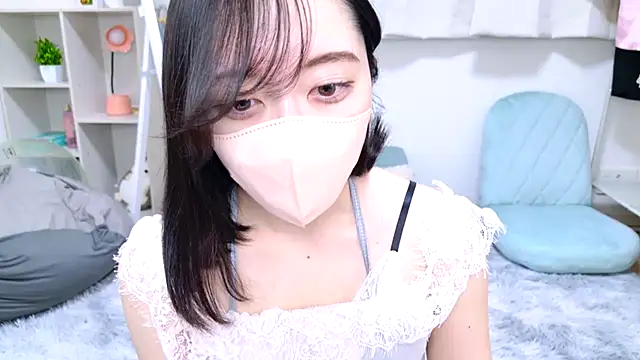 Snapshot of Yurie_ chatting on 02/23/25, 02:29 Yurie online show from 02/23/25, 02:29