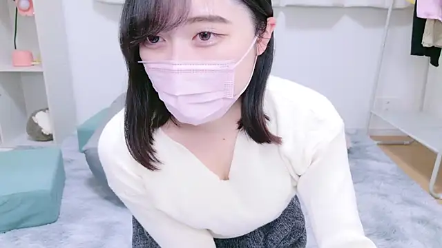Snapshot of Yurie_ chatting on 12/28/24, 07:11 Yurie online show from 12/28/24, 07:11