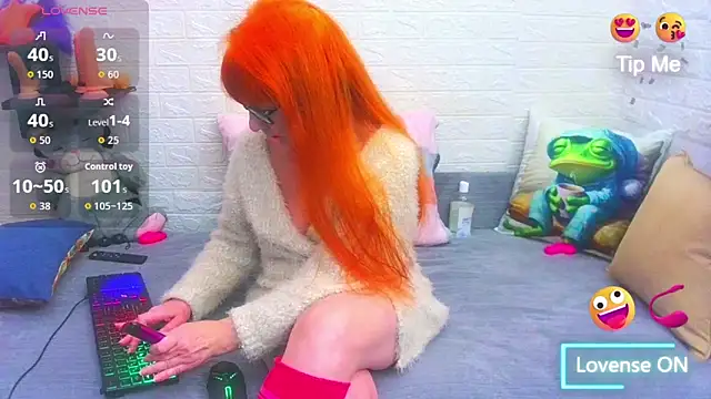 RedHousewife online show from 12/23/25, 06:56