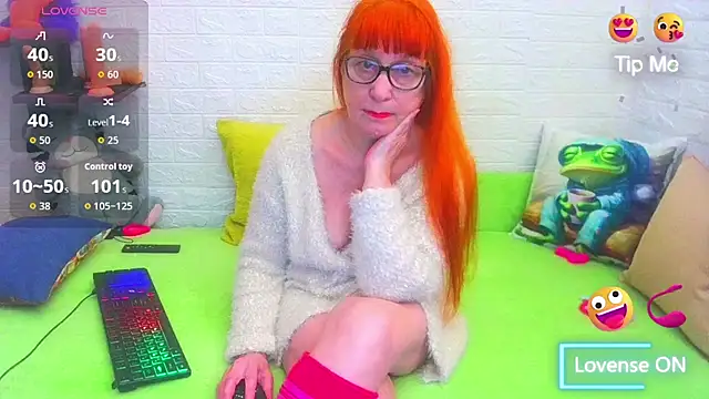 RedHousewife online show from 11/27/25, 03:56