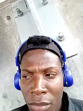 Snapshot of DalianHR33 chatting on 03/01/25, 02:02 DalianHR33 online show from 03/01/25, 02:02