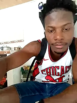 Snapshot of DalianHR33 chatting on 12/17/25, 12:59 DalianHR33 online show from 12/17/25, 12:59