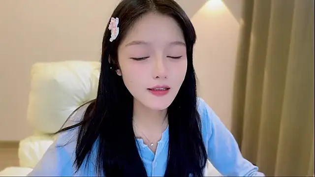 xiaodaibabyy online show from 10/19/25, 06:49