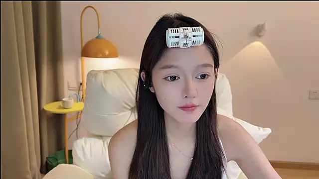 xiaodaibabyy online show from 09/17/25, 06:37