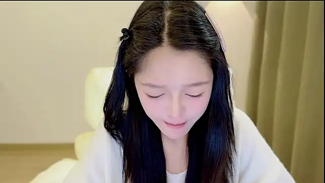 xiaodaibabyy online show from 10/31/25, 06:54