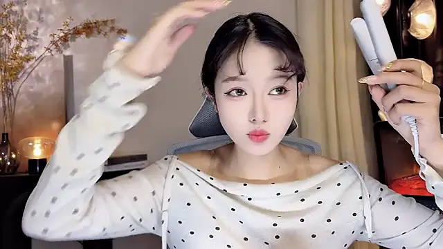 xiaodaibabyy online show from 02/09/25, 01:25