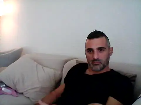 Snapshot of Assodispade3 chatting on 11/05/25, 10:40 Assodispade3 online show from 11/05/25, 10:40