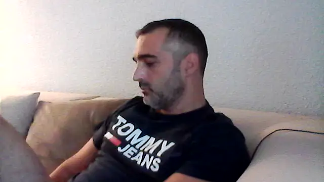 Snapshot of Assodispade3 chatting on 09/25/25, 08:20 Assodispade3 online show from 09/25/25, 08:20