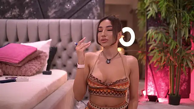 GinaValentinna online show from 06/20/26, 08:25