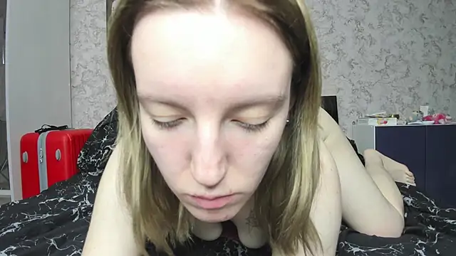 Snapshot of Baiambel_Mi chatting on 10/17/25, 03:36 Baiambel Mi online show from 10/17/25, 03:36