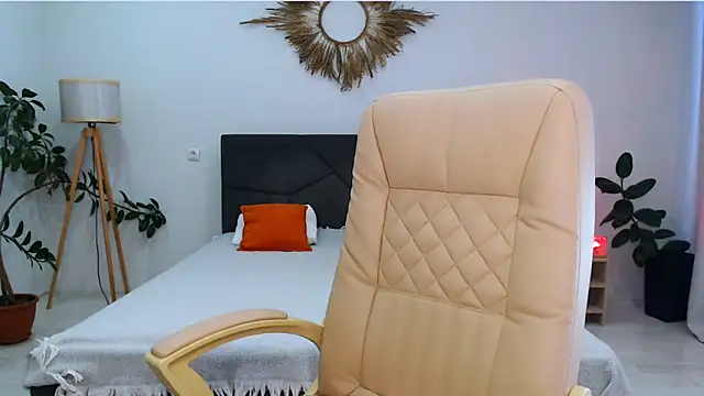 Snapshot of NaughtyNylonFeet chatting on 03/14/25, 03:37 NaughtyNylonFeet online show from 03/14/25, 03:37